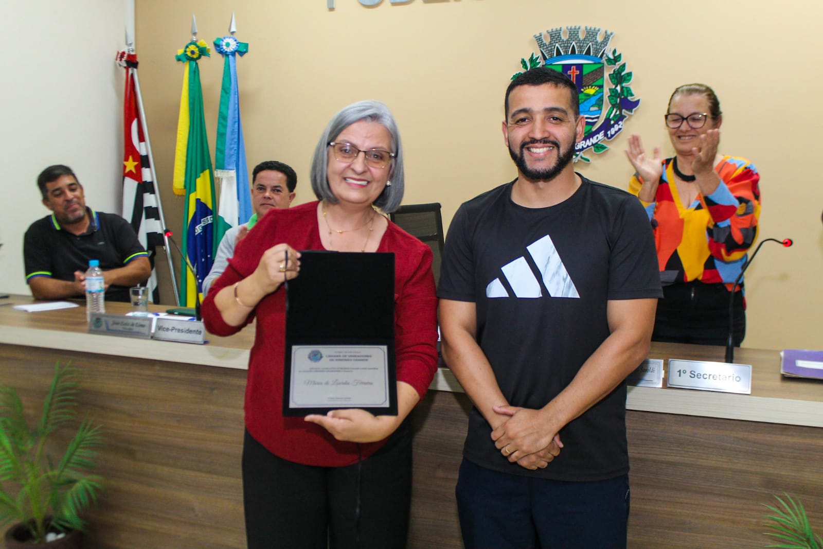 Título honorífico de CIDADÃO RIBEIRÃO-GRANDENSE a Senhora MARIA DE LOURDES FERREIRA (Lurdinha da Câmara).